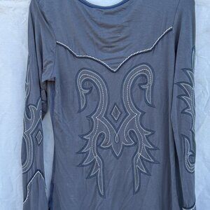 Double D Ranch // Wade Long Sleeve Boot Decor Top // Size S